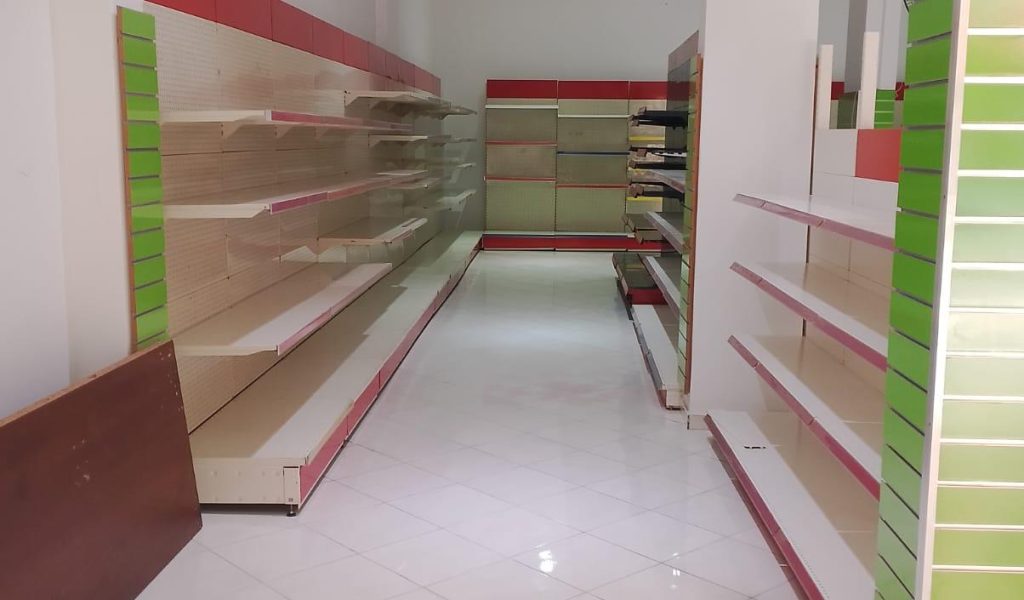 Magasin charaf 1 d65c8e9e-6389-463f-bef4-ab2e17257c3a (1)